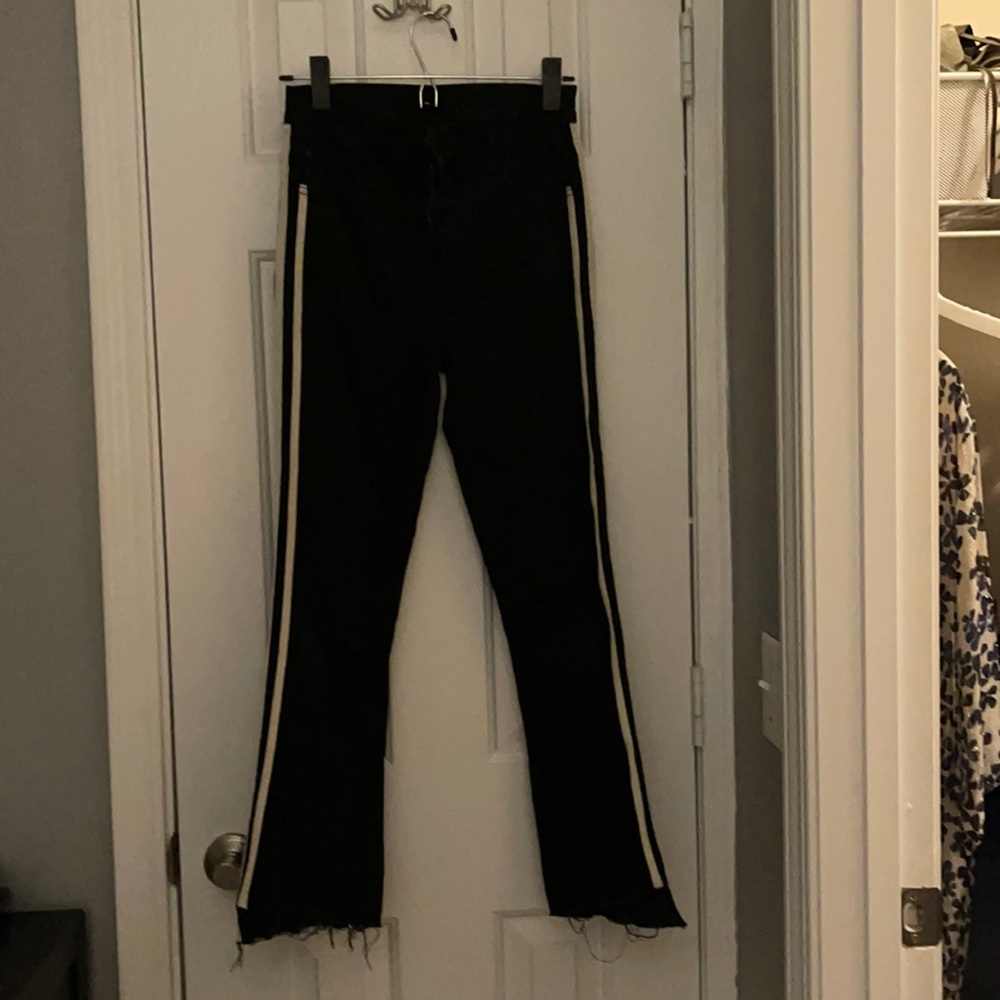 Mother denim inside insider crop step fray